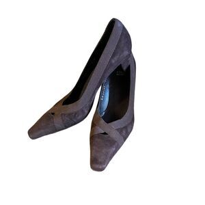 Stuart Weitzman Dark Brown Suede Squared Crisscrossed Toe Audrey Hepburn Heels